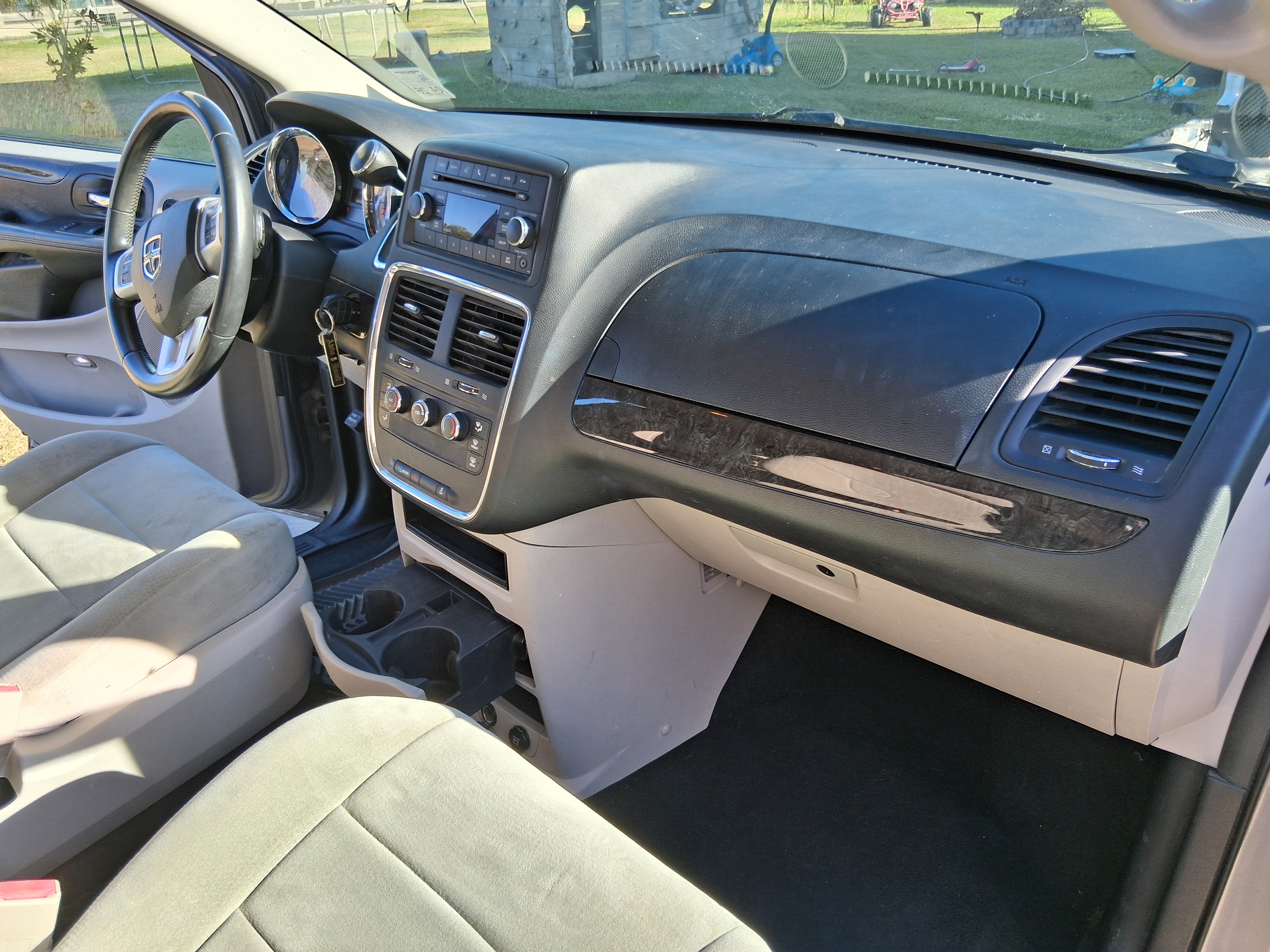 Used 2013 Dodge Grand Caravan American Value Package w/ UConnect Hands-Free Group FWD image 15