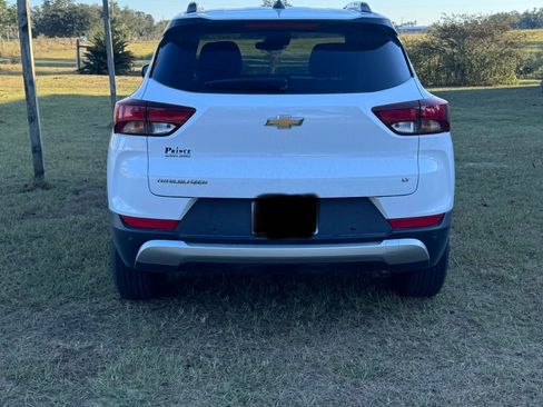 Used 2024 Chevrolet TrailBlazer LT w/ Driver Confidence Package image 5