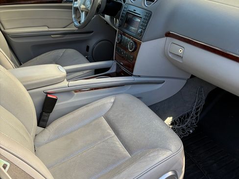 Used 2012 Mercedes-Benz GL 450 4MATIC image 8