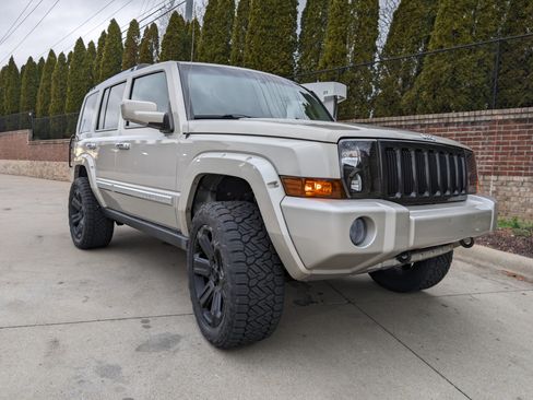 Used 2008 Jeep Commander Overland image 1