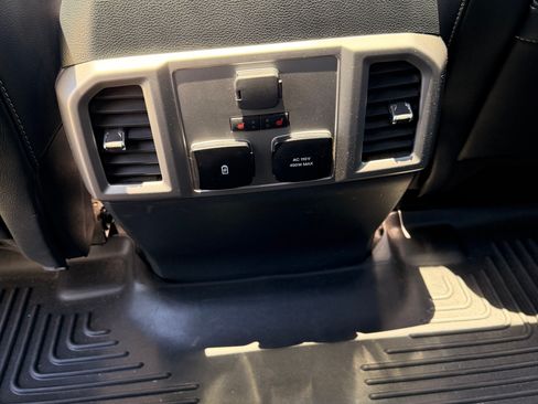 Used 2022 Ford F350 Lariat w/ Black Appearance Package AWD/4WD image 20