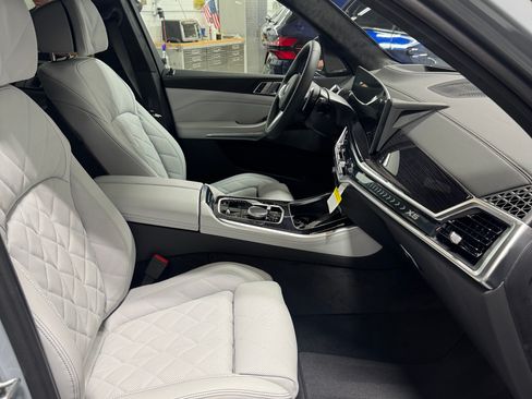 Used 2026 BMW X5 xDrive50e image 5