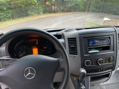 Used 2013 Mercedes-Benz Sprinter 2500 image 6