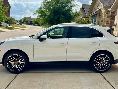 Used 2019 Porsche Cayenne image 8