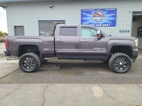 Used 2015 GMC Sierra 2500 Denali w/ Duramax Plus Package image 12