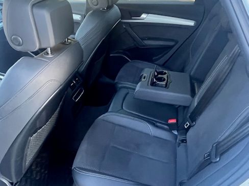 Used 2024 Audi Q5 e Premium Plus w/ Premium Plus Package AWD/4WD image 17