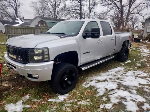 Used 2012 Chevrolet Silverado 3500 LT w/ Interior Plus Package image 9