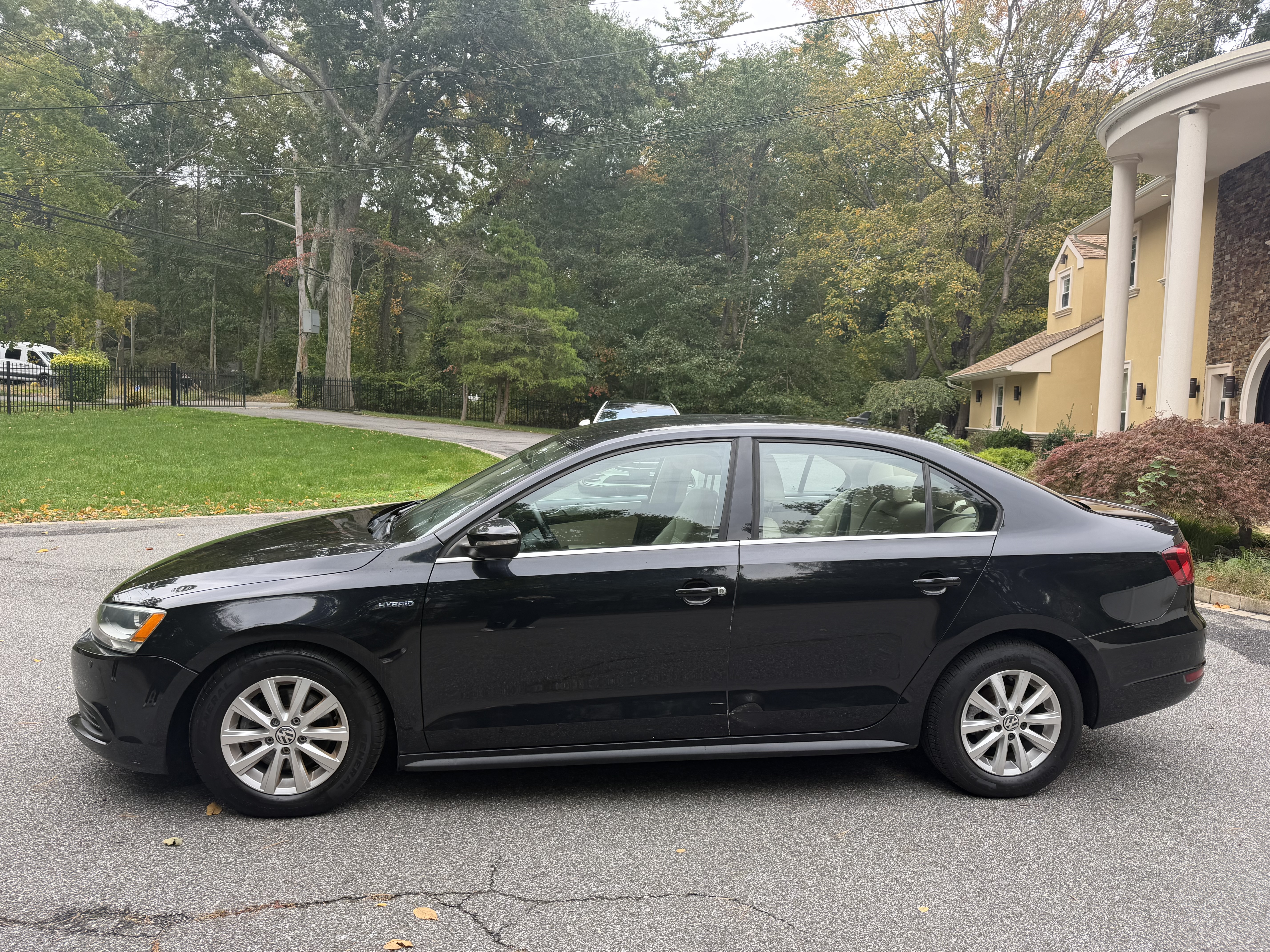 Used 2013 Volkswagen Jetta SE FWD image 2