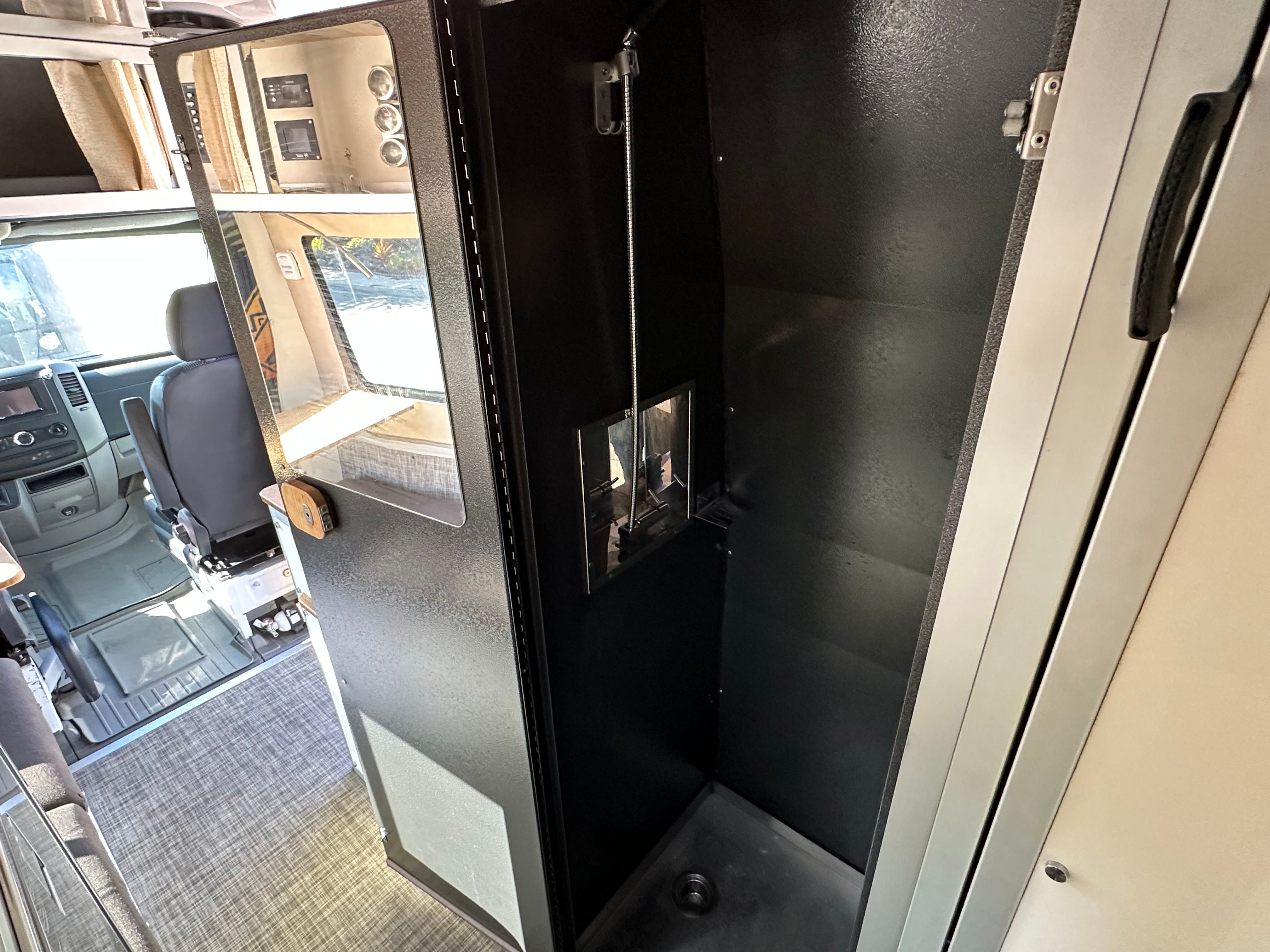 Used 2013 Mercedes-Benz Sprinter 3500 image 11