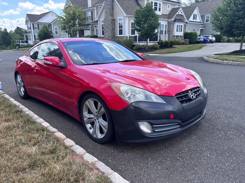 Used 2010 Hyundai Genesis 3.8 RWD image 12