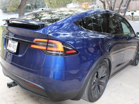 Used 2022 Tesla Model X image 9