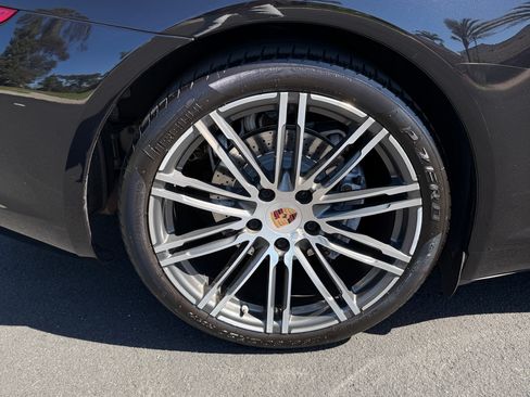 Used 2016 Porsche 911 Carrera 4 Black Edition image 8
