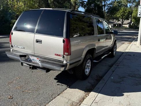 Used 1999 GMC Suburban 2500 w/ Marketing Opt Pkg 3 image 9