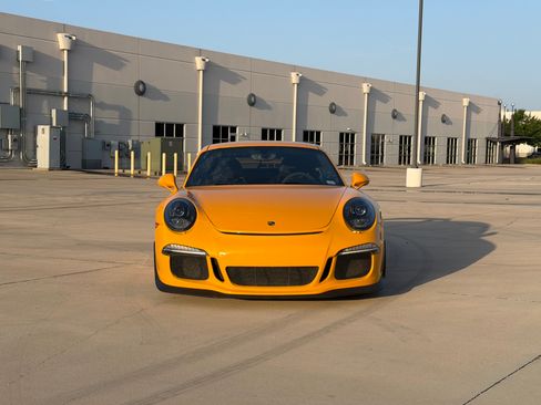 Used 2015 Porsche 911 GT3 RWD image 2
