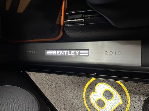 Used 2020 Bentley Bentayga AWD/4WD image 17