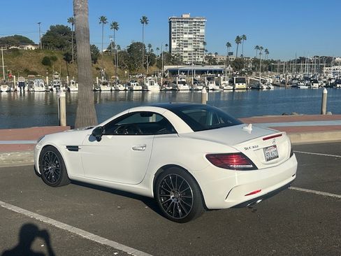 Used 2017 Mercedes-Benz SLC 300 300 Roadster 2D image 4