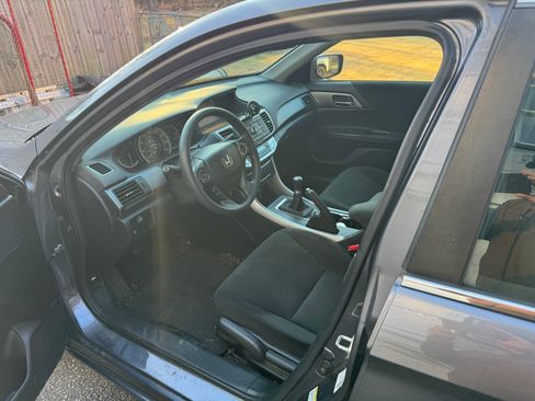Used 2013 Honda Accord LX image 9