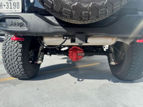 Used 2017 Jeep Wrangler Unlimited Rubicon image 13