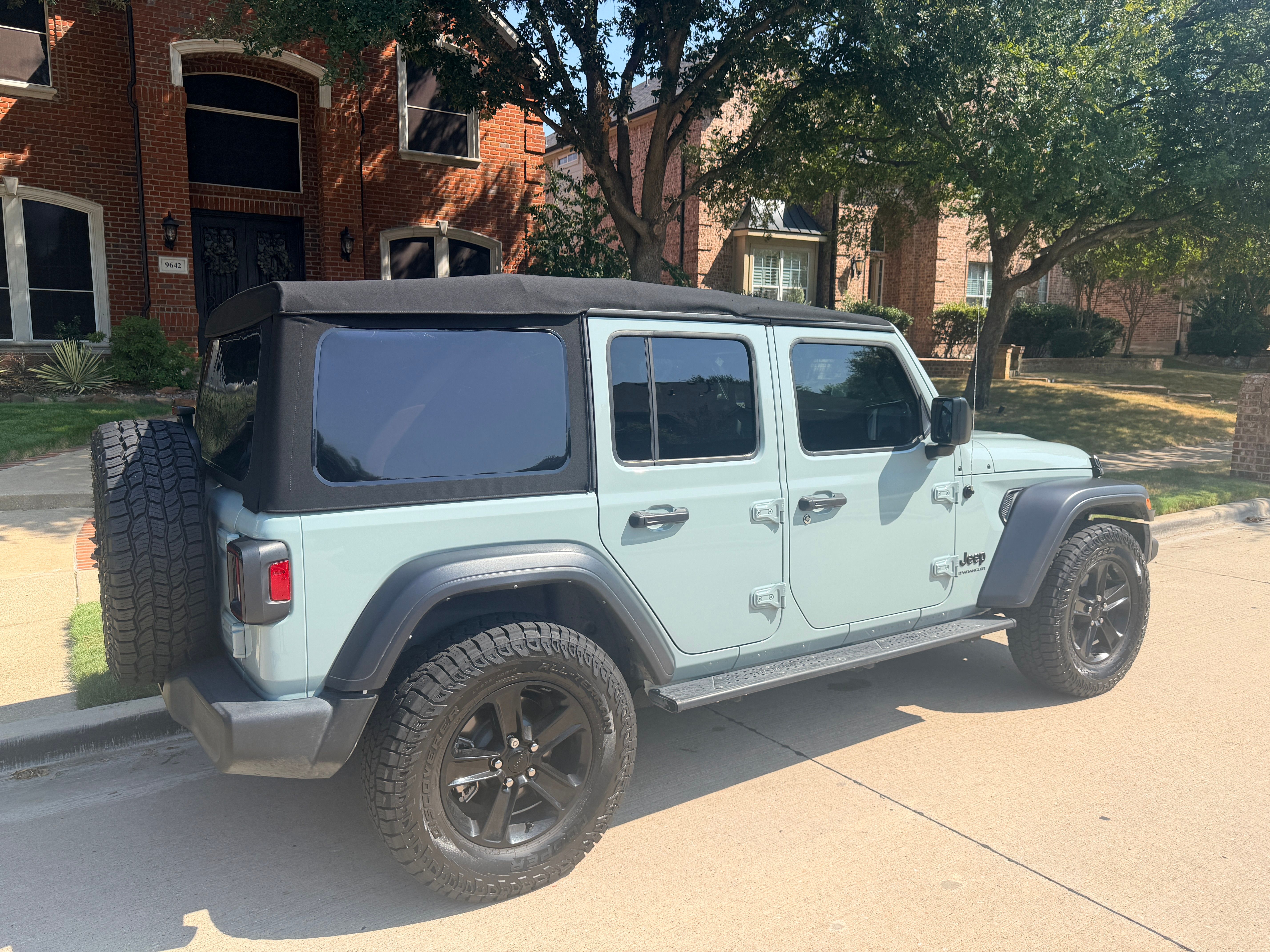 Used 2023 Jeep Wrangler Unlimited Sport AWD/4WD image 17