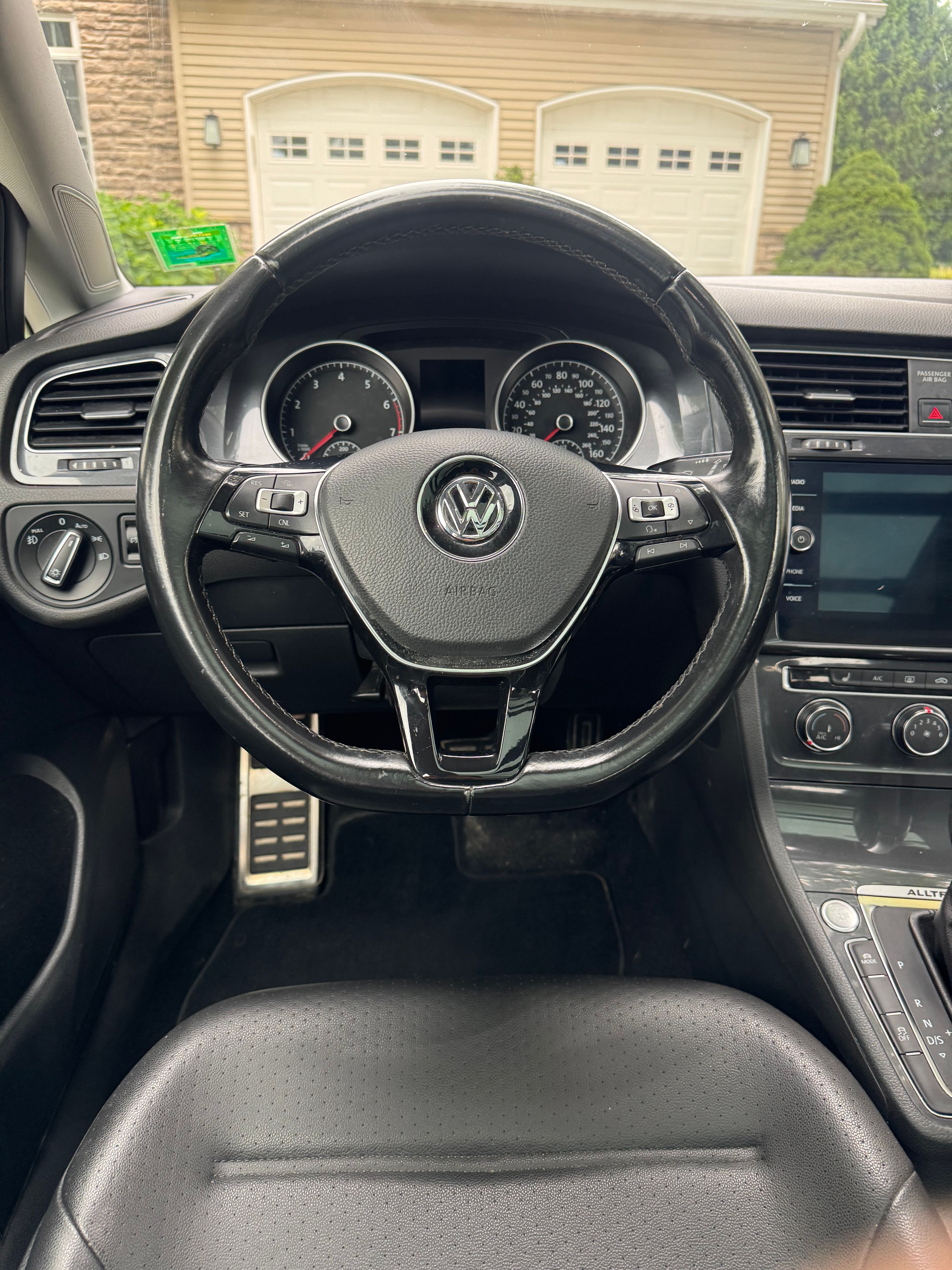 Used 2018 Volkswagen Golf Alltrack SE AWD/4WD image 14