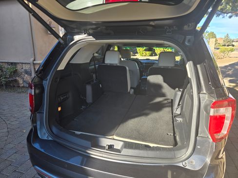 Used 2016 Ford Explorer Platinum image 5