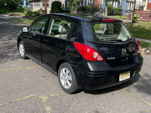 Used 2008 Nissan Versa Hatchback FWD image 9