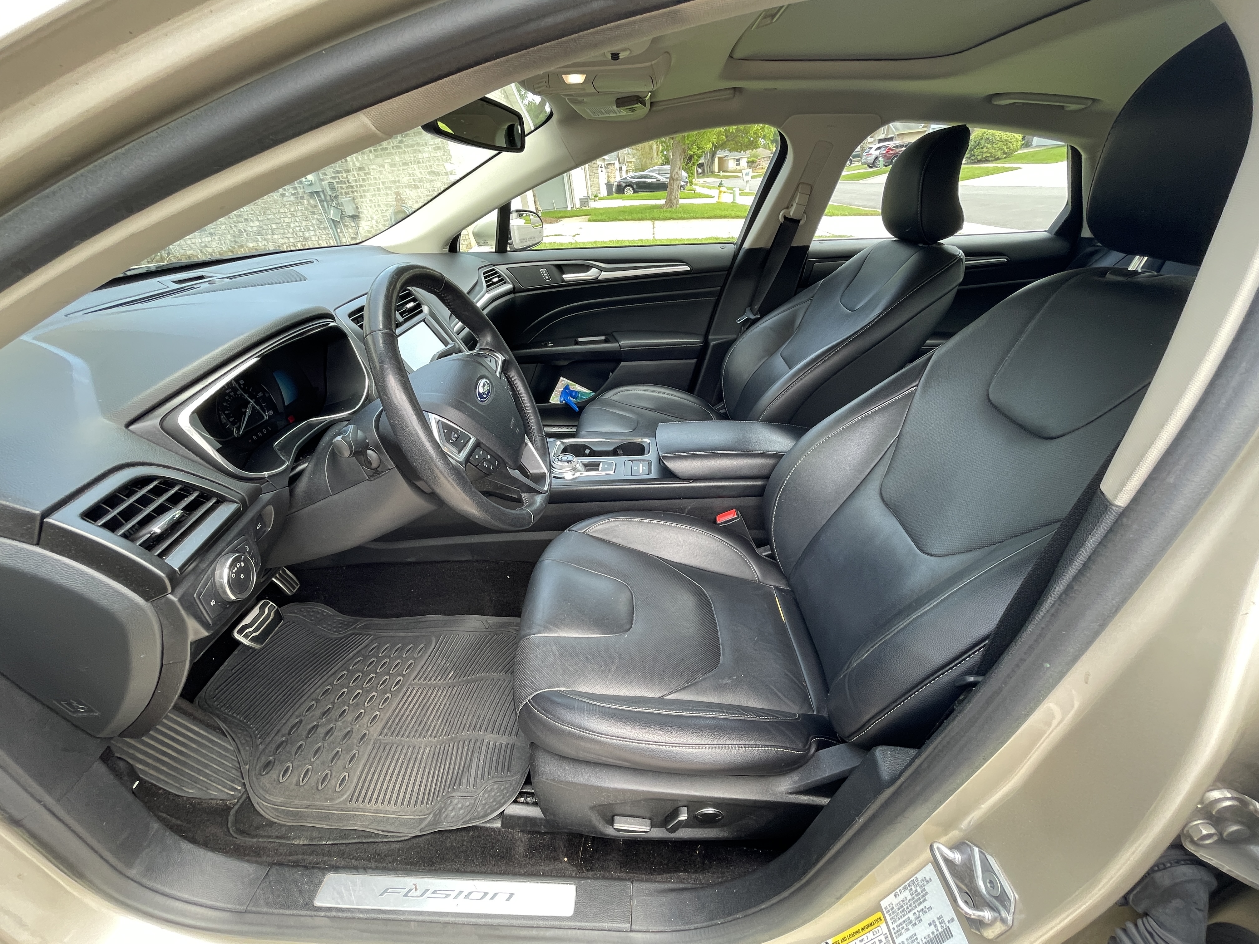 Used 2017 Ford Fusion Titanium FWD image 5