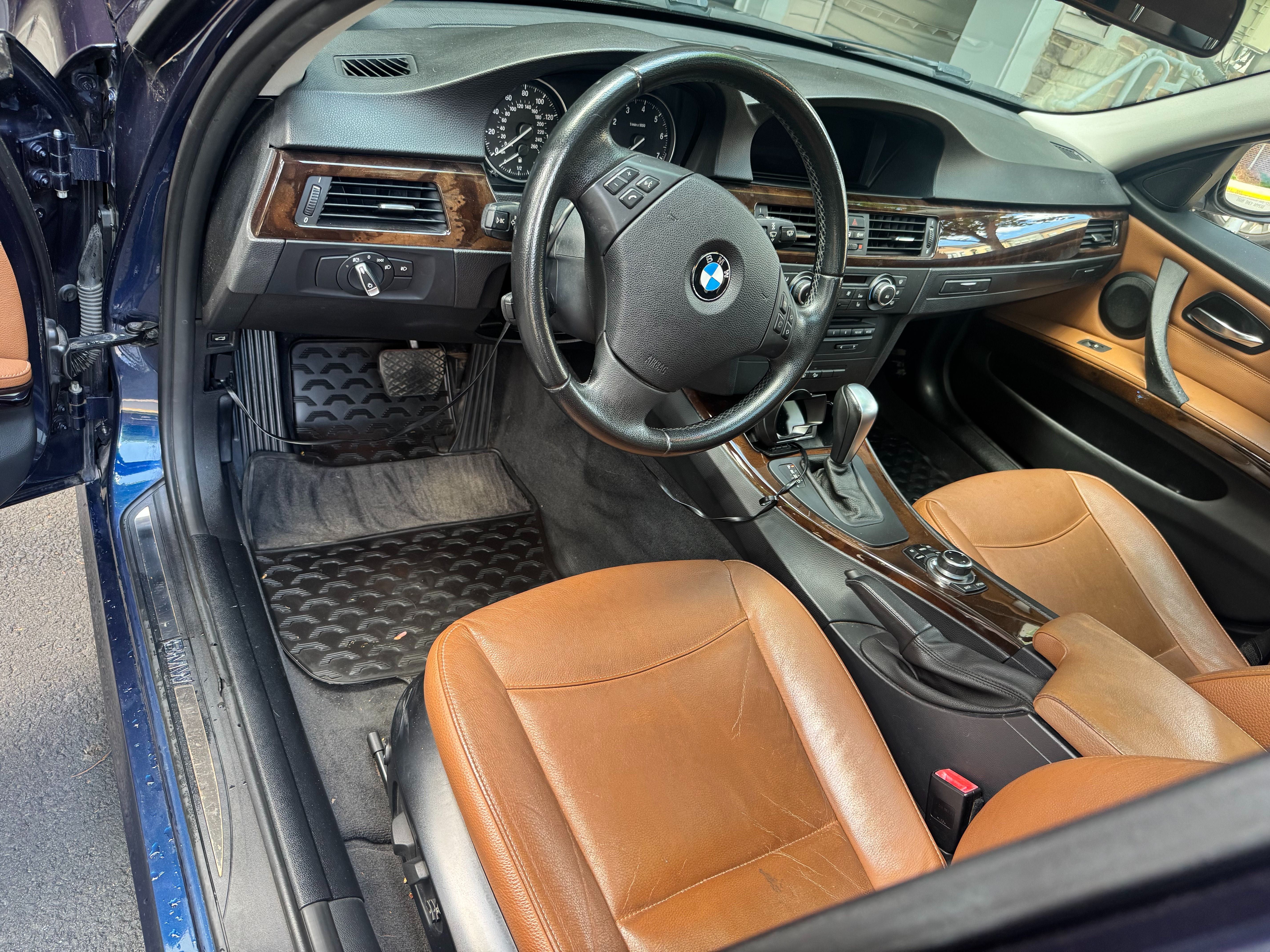 Used 2011 BMW 328i xDrive Sedan AWD/4WD image 17