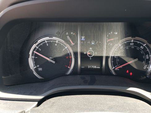 Used 2024 Toyota 4Runner TRD Off-Road Premium image 5