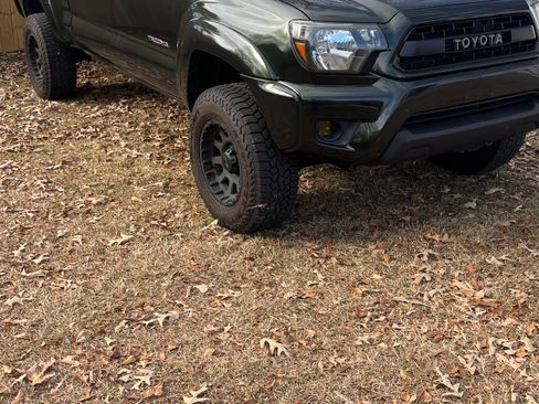 Used 2012 Toyota Tacoma 4x4 Double Cab w/ TRD Sport Pkg image 1