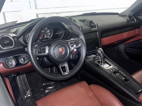 Used 2024 Porsche 718 Boxster GTS RWD image 17
