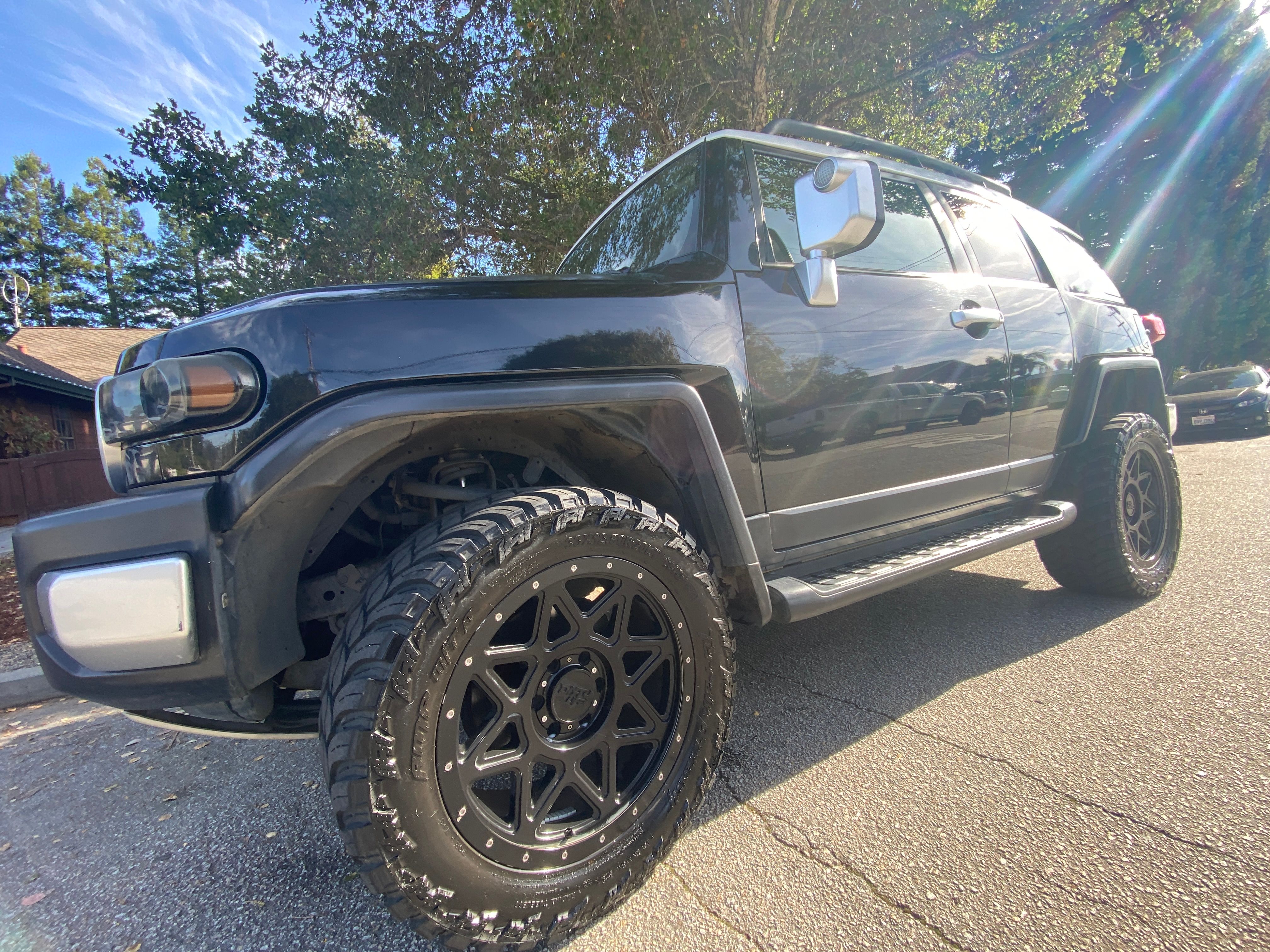 Used 2007 Toyota FJ Cruiser 4WD w/ Upgrade Pkg 2 image 2