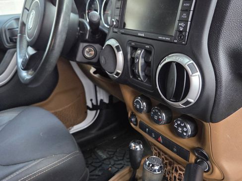 Used 2015 Jeep Wrangler Unlimited Sahara w/ Mopar Chrome Edition Group image 9