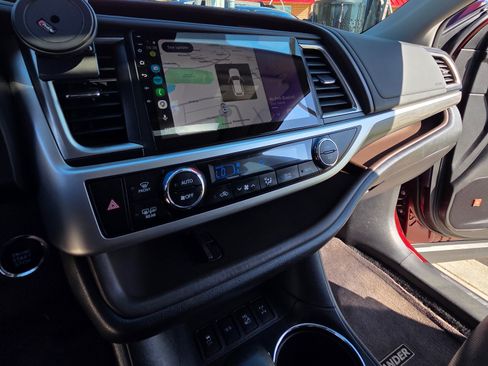 Used 2017 Toyota Highlander Limited w/ Protection Package #3 image 19