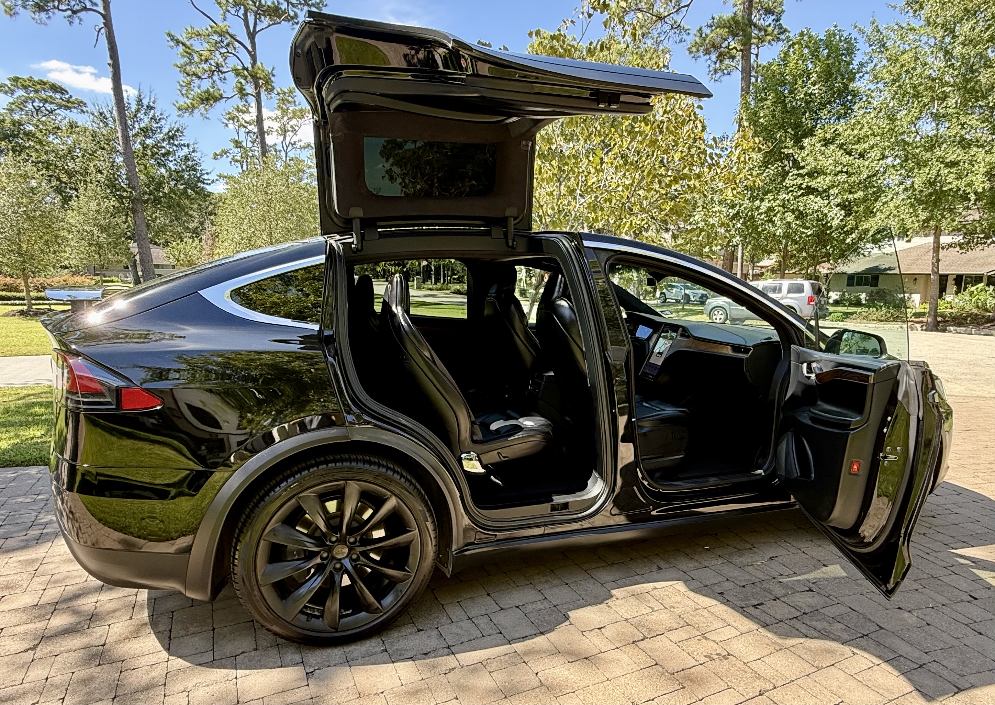 Used 2020 Tesla Model X Long Range AWD/4WD image 16