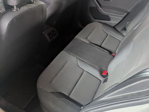 Used 2017 Volkswagen Golf S image 12