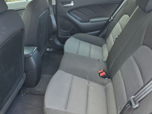 Used 2017 Kia Forte LX image 12