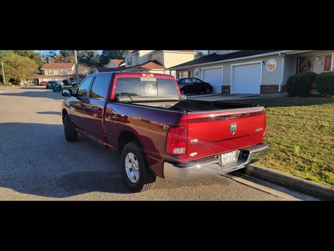 Used 2019 RAM 1500 Classic SLT image 17