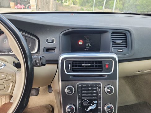 Used 2015 Volvo S60 T5 Premier image 8