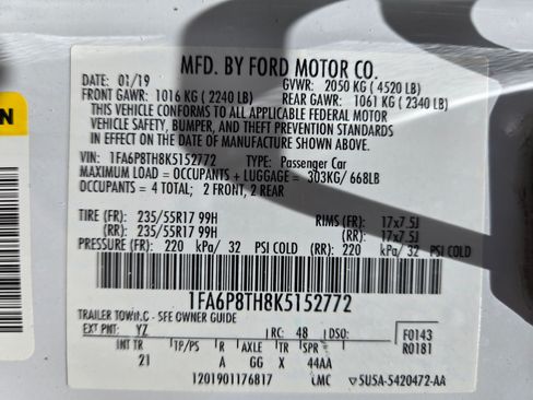 Used 2019 Ford Mustang Coupe RWD image 19
