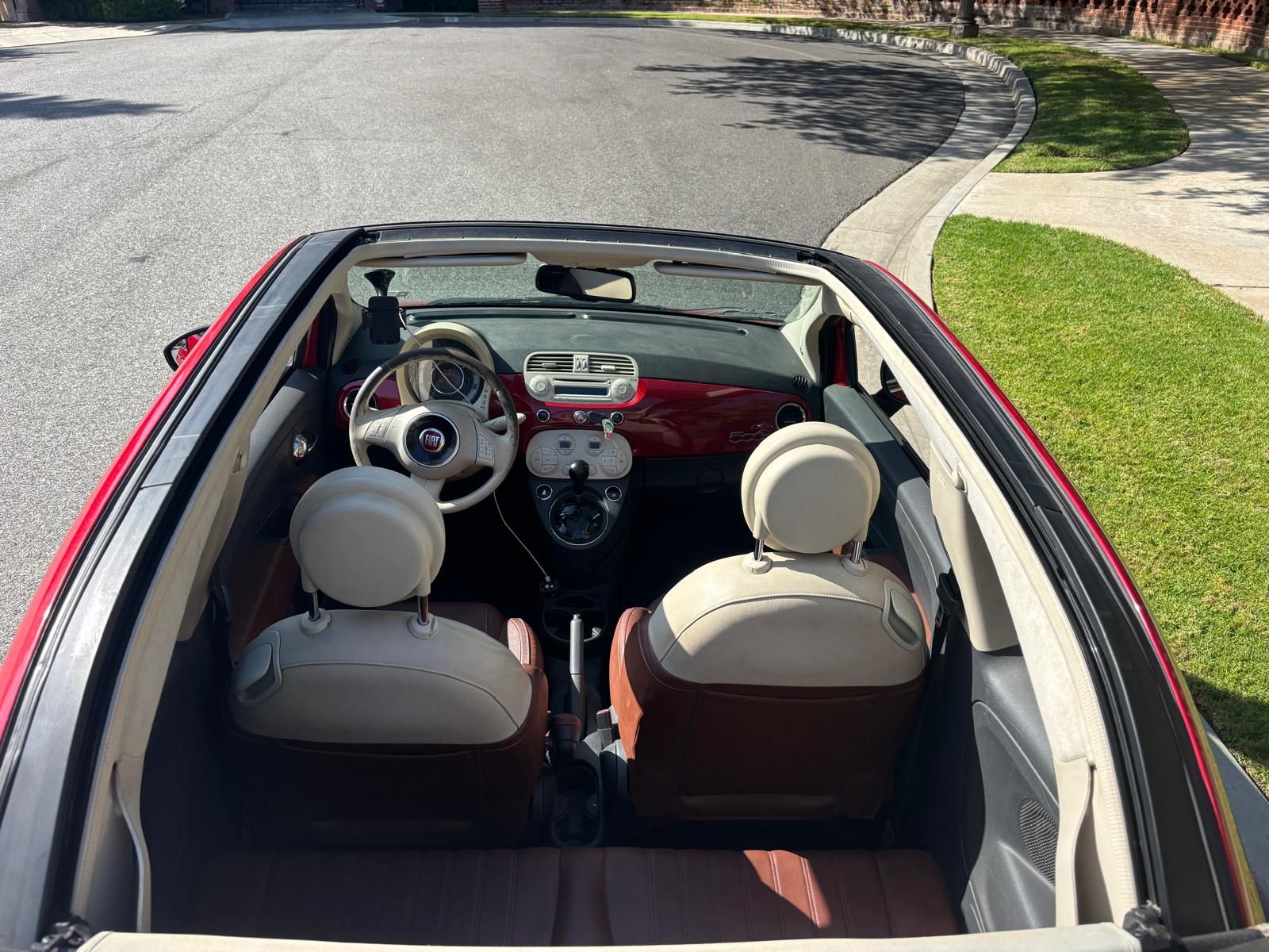 Used 2013 FIAT 500 Lounge w/ Luxury Leather Pkg FWD image 9