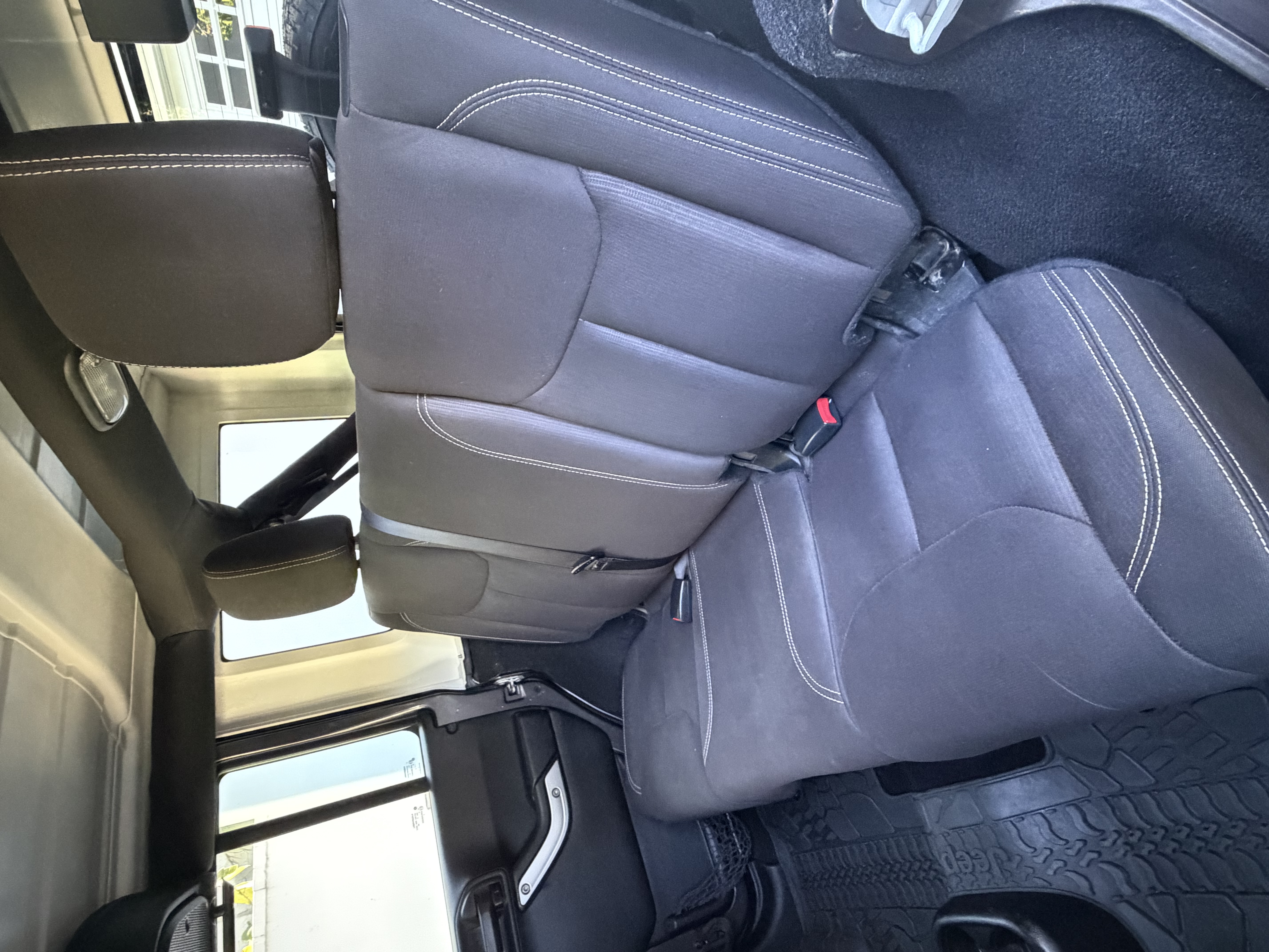 Used 2016 Jeep Wrangler Unlimited Sahara w/ Dual Top Group AWD/4WD image 19