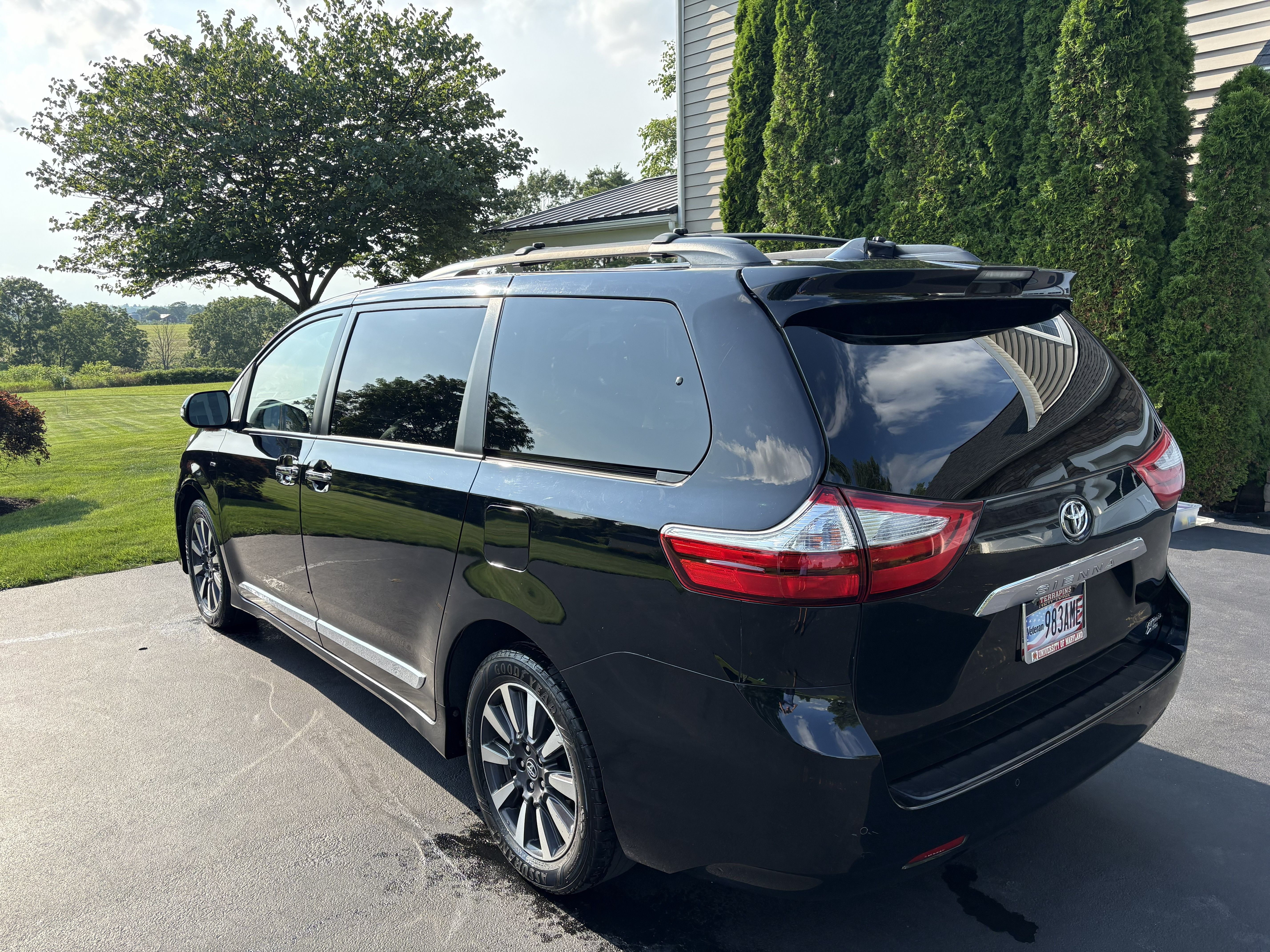 Used 2019 Toyota Sienna Limited AWD/4WD image 4