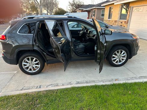 Used 2016 Jeep Cherokee Limited w/ Luxury Group image 15