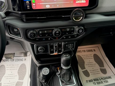 Used 2024 Jeep Wrangler Unlimited Sahara w/ Safety Group image 8