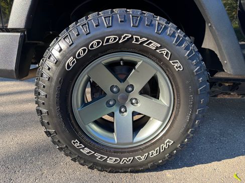 Used 2013 Jeep Wrangler Sport AWD/4WD image 20