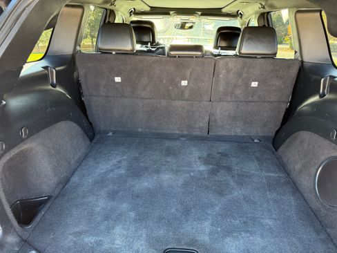 Used 2018 Jeep Grand Cherokee Overland image 11