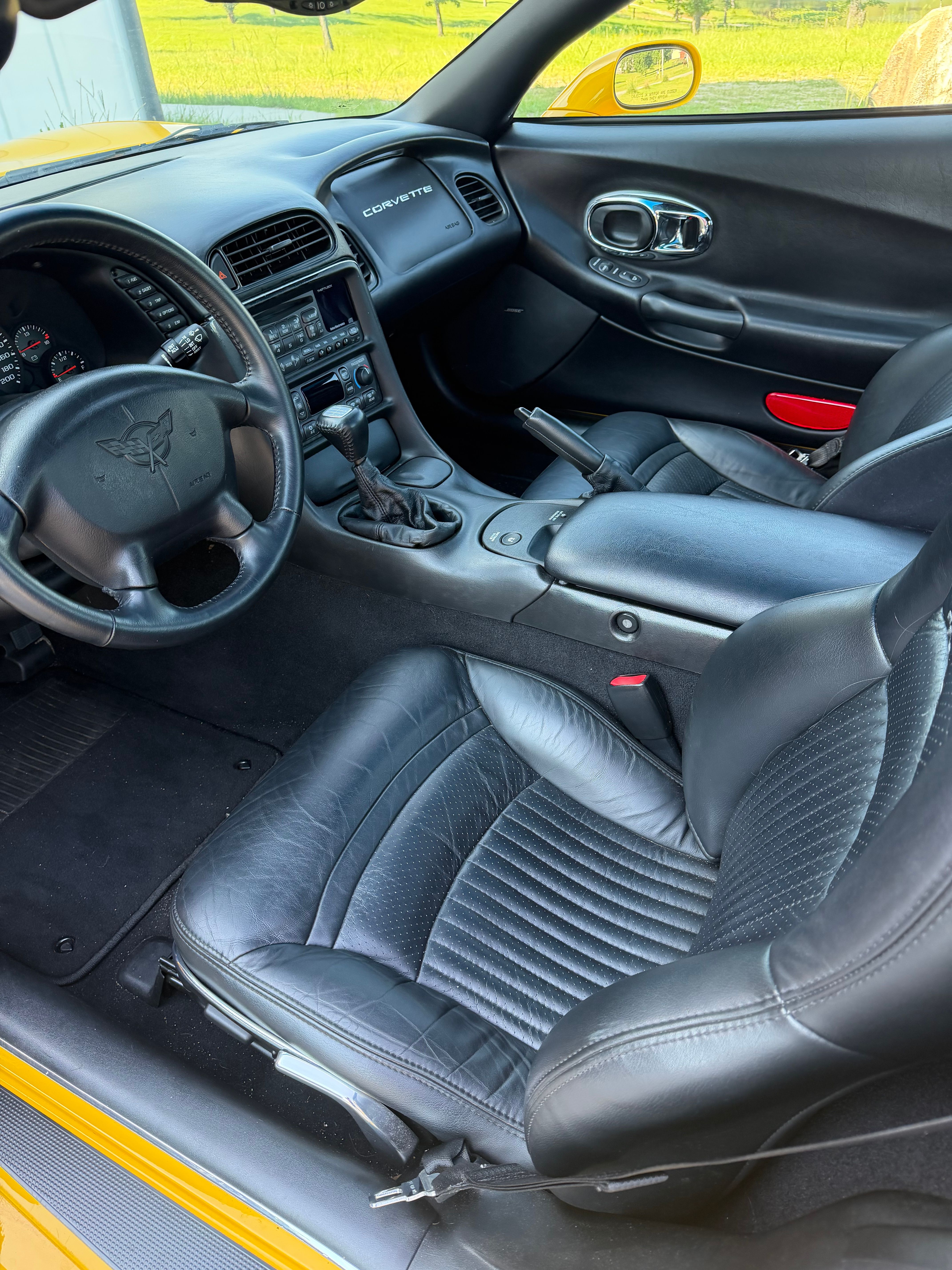 Used 2002 Chevrolet Corvette Coupe w/ Preferred Equipment Group2 RWD image 8