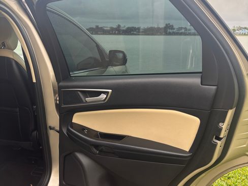 Used 2017 Ford Edge SEL w/ Equipment Group 201A image 21