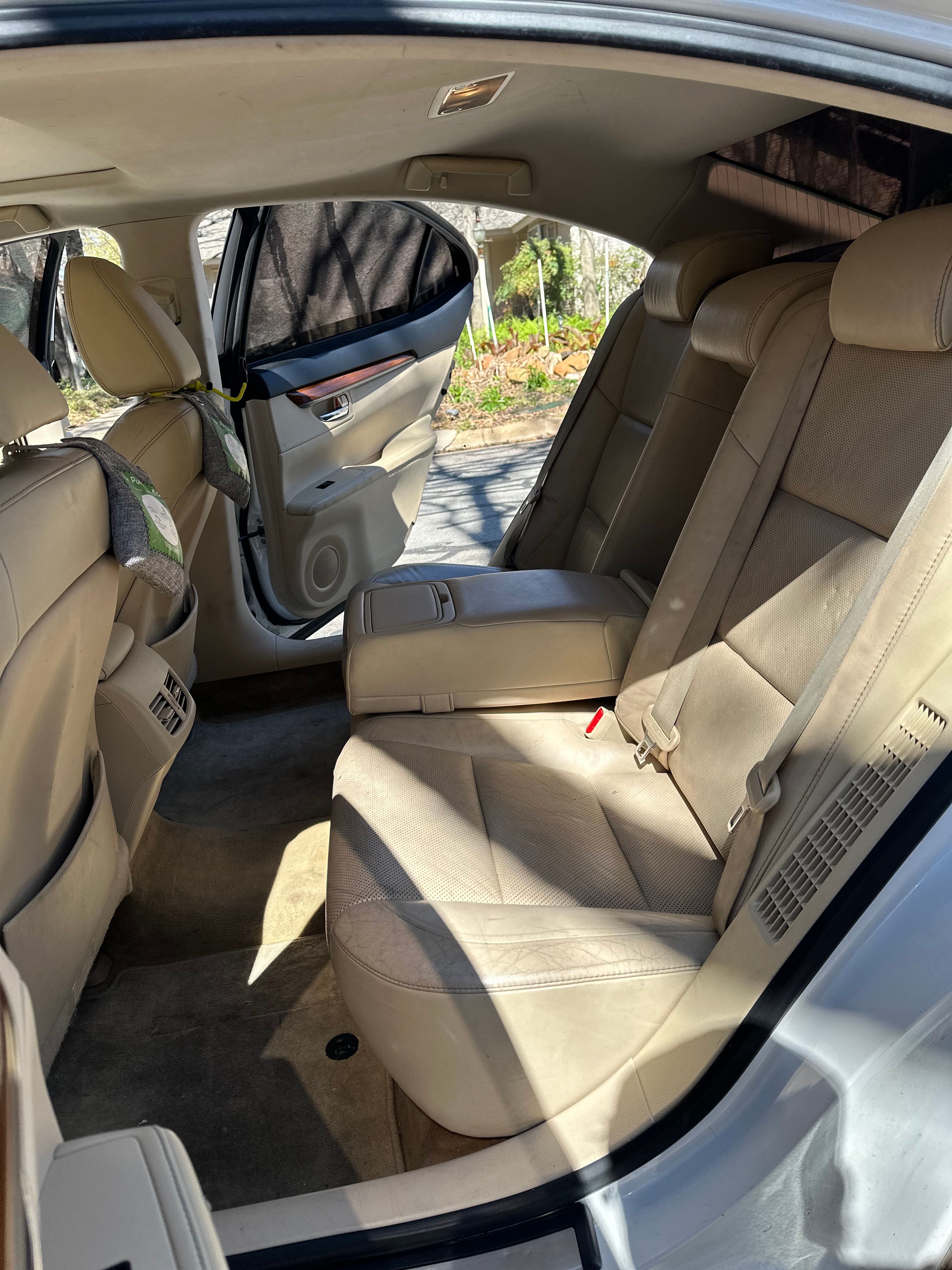 Used 2013 Lexus ES 300h w/ Luxury Pkg FWD image 9